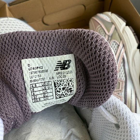 NWT New Balance 740 - Picture 4 of 4